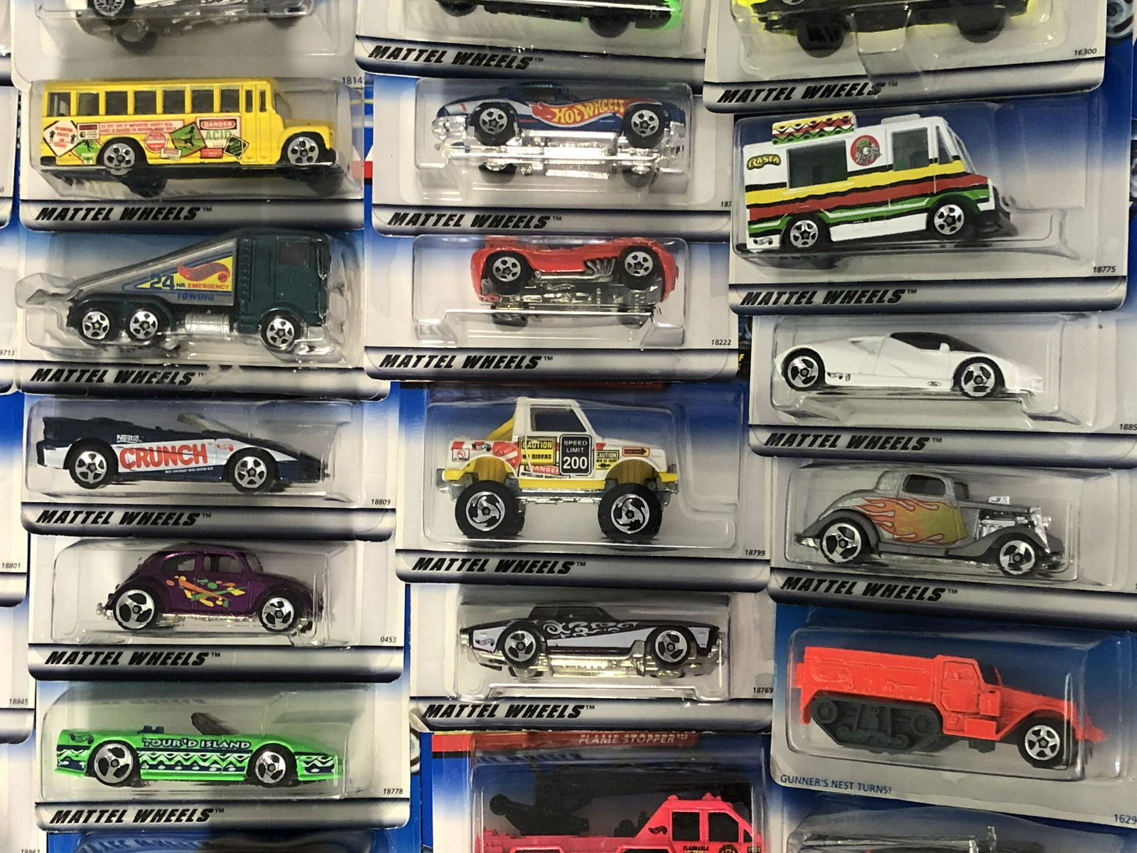 (100)Asst Hot Wheels, Sealed in Package - Cars, Trucks,: (100)Asst Hot Wheels, Sealed in Package - Cars, Trucks, Toilet Car, Race, Buses & More