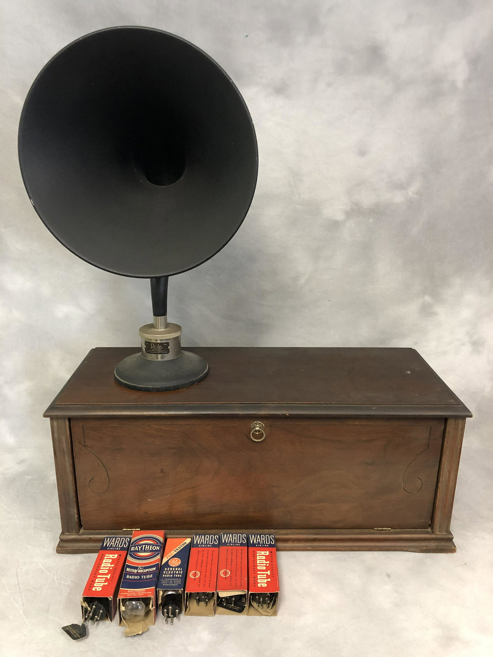 1920s Thermiodyne TF6 Tube Radio w/ Horn - Rola Horn: 1920s Thermiodyne TF6 Tube Radio w/ Horn - Rola Horn Speaker, Extra Radio Tubes, Operation Paper Still Intact, 28.25'' x 12'' x 12''