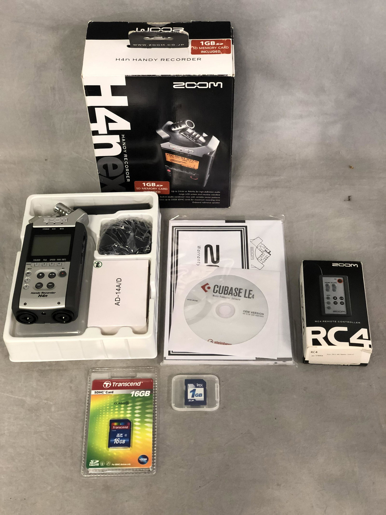 New Zoom H4N Handy Recorder, Remote - New in Boxes, 1GB (1 of 6)