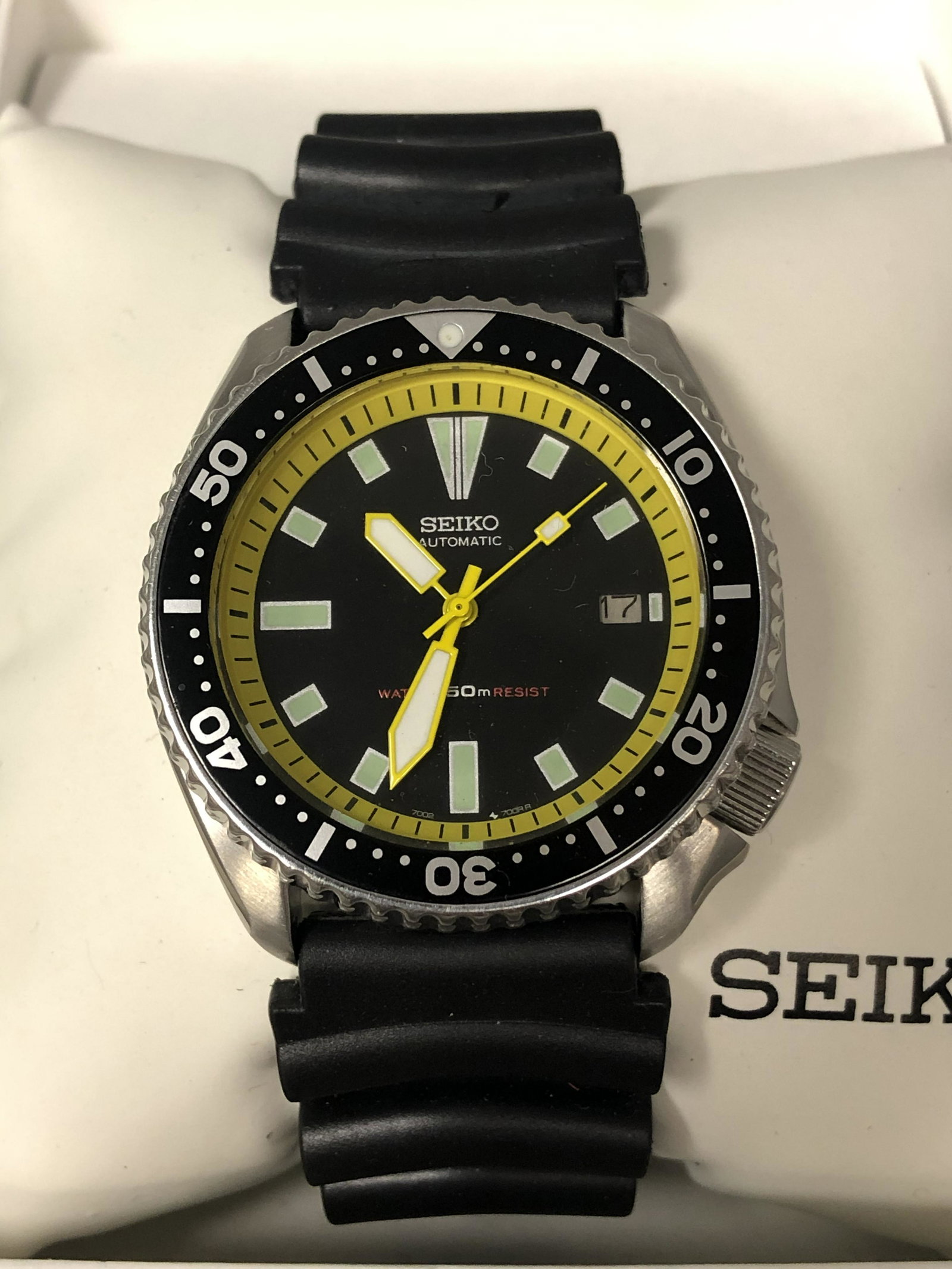 Vtg Seiko 7000 Mod Watch, 17 Jewel - Yellow Insert: Vtg Seiko 7000 Mod Watch, 17 Jewel - Yellow Insert Circa 1990s, Stainless Steel Case w/ Box