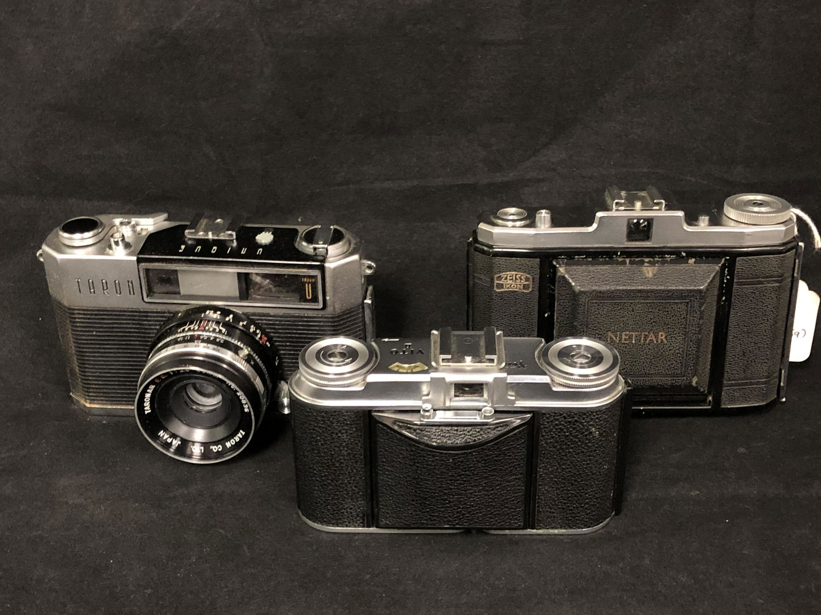 (3)Vintage Cameras, Zeiss,Taron & Vito II - Taron w/: (3)Vintage Cameras, Zeiss,Taron & Vito II - Taron w/ Taronar 1:28 45mm Lens, Zeiss Nettar , - All w/ Cases -UNTESTED-