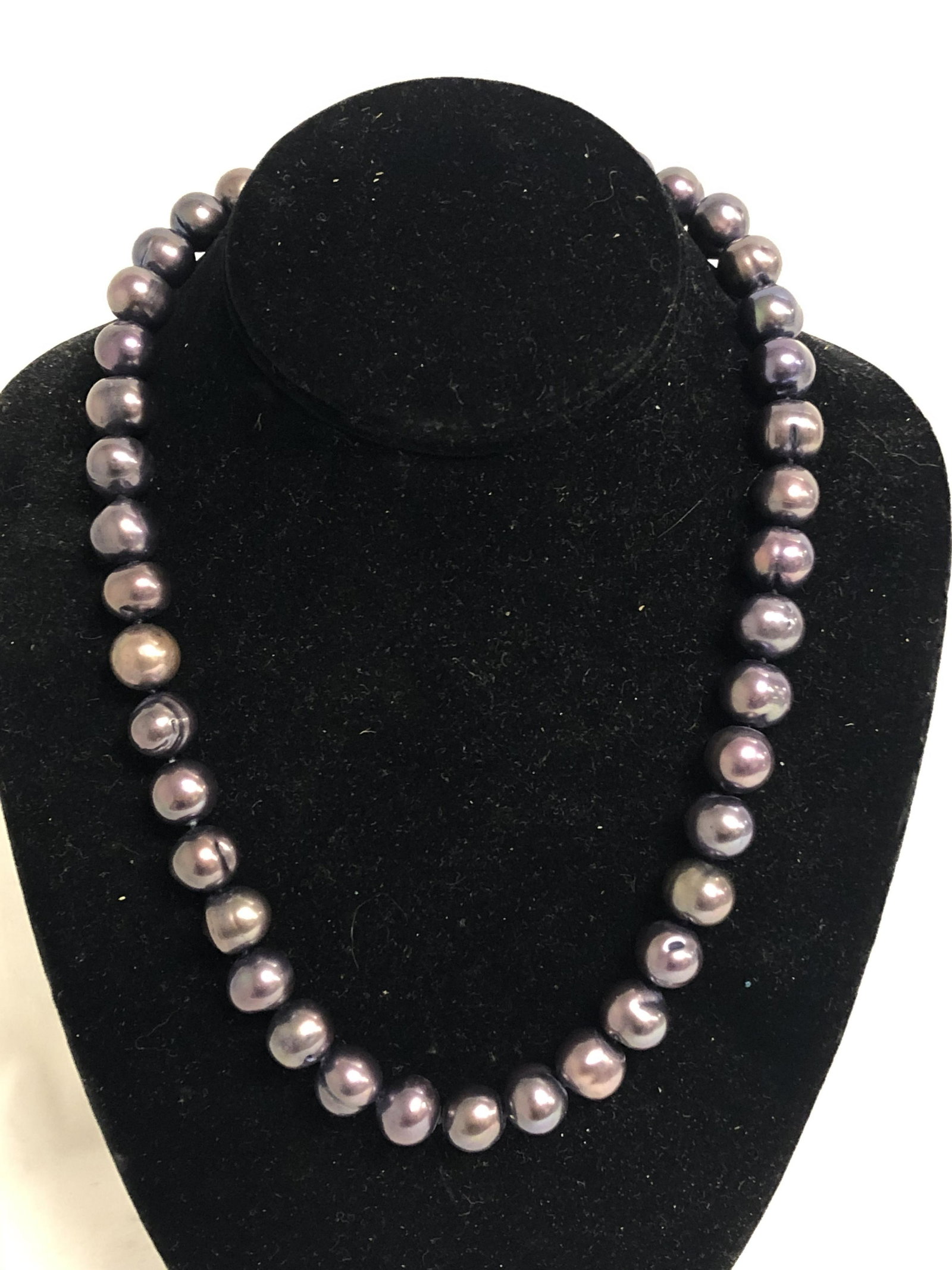18'' Long Black Tahitian Pearl Necklace: 18'' Long Black Tahitian Pearl Necklace