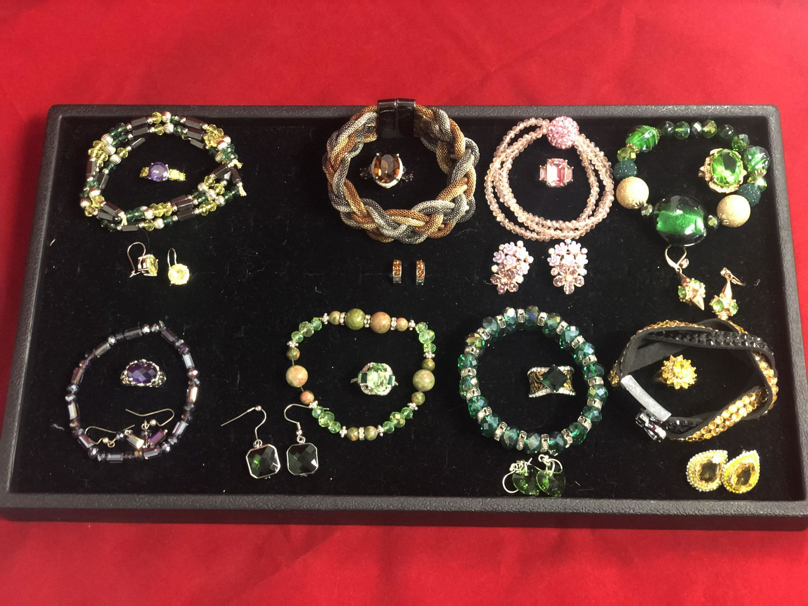 (8)Sets of Rings, Bracelets & Earrings - Costume (1 of 6)