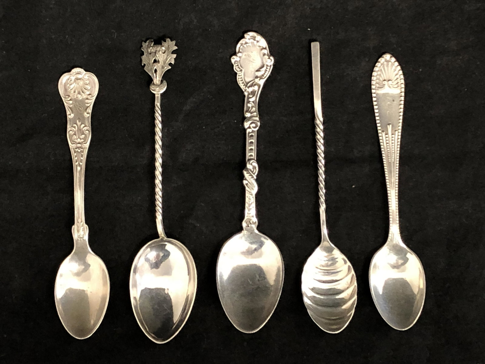 (5)Atq Sterling Salt & Master Salt Spoons - (4) Gorham: (5)Atq Sterling Salt & Master Salt Spoons - (4) Gorham & (1)English, Total Wgt 47.2g