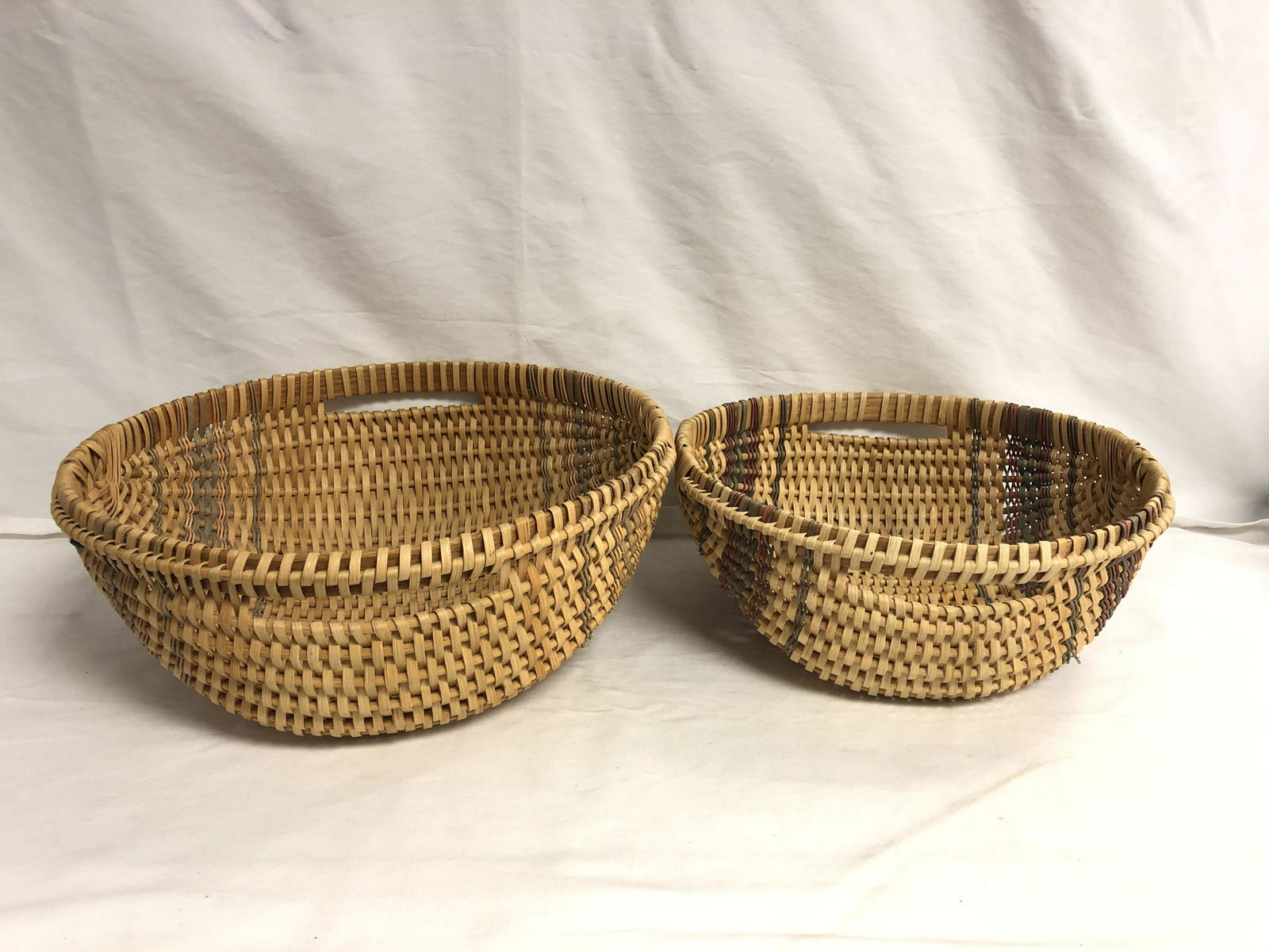 (2)Signed 'LB' 1992 Farm Egg Gathering Baskets - 14.5'' (1 of 6)