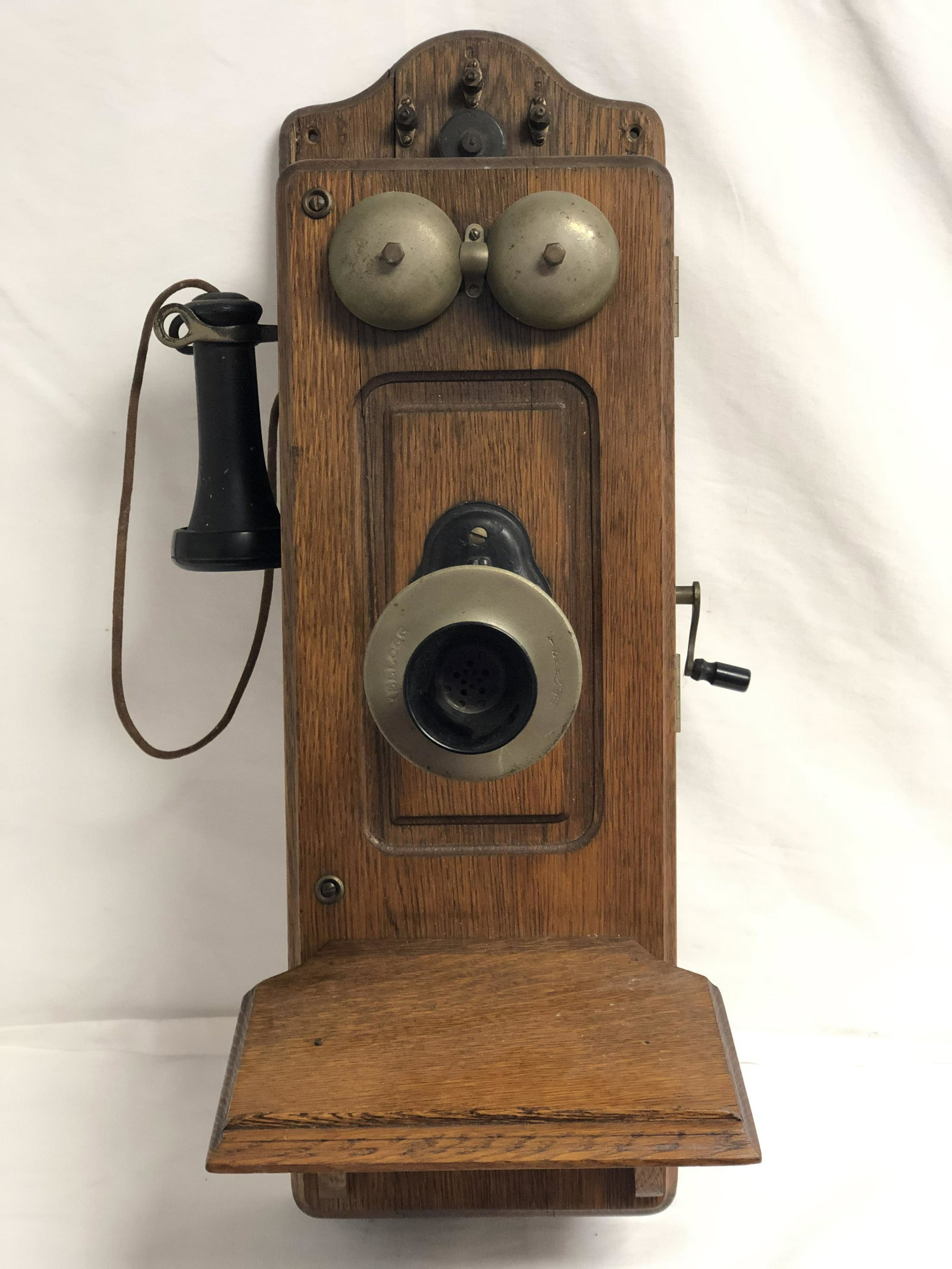 Atq Kellog Hand Crank Wall Phone - 8'' x 12'' x 23'': Atq Kellog Hand Crank Wall Phone - 8'' x 12'' x 23'' (Needs Work)