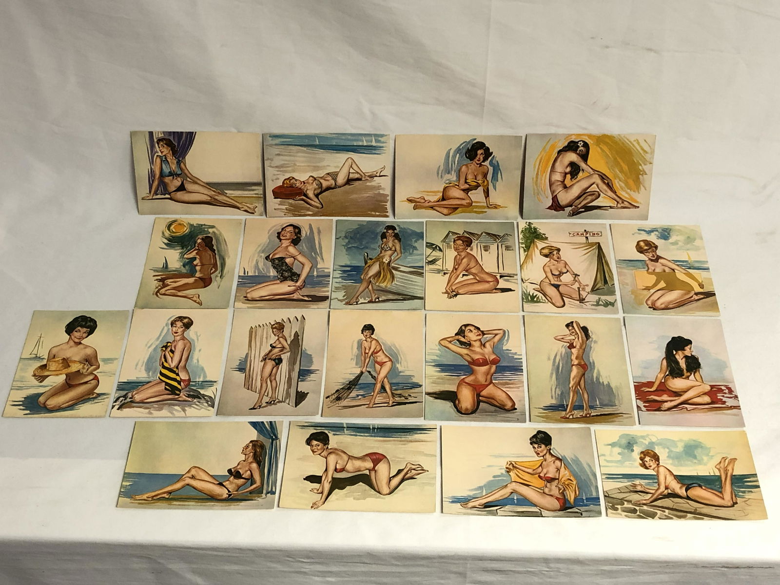 (21)WWII Era Pin-Up Girl Italian Postcards - Vintage (1 of 7)