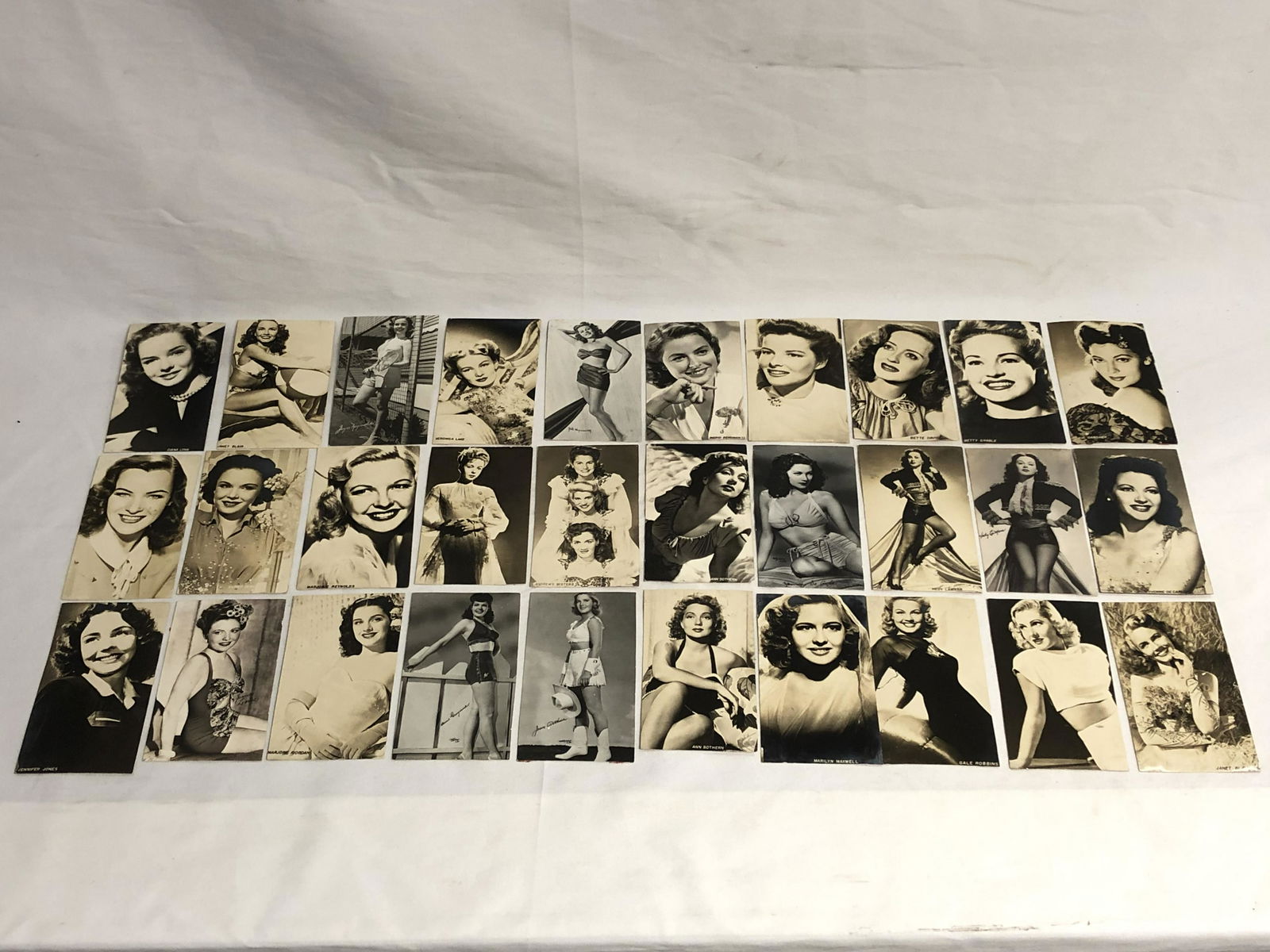 (64)1950s Actress Exhibit/ Postcards - Rita Hayworth,: (64)1950s Actress Exhibit/ Postcards - Rita Hayworth, Ingrid Bergman, Betty Grable, Ava Gardner, Katherine Hepburn, Bette Davis, Veronica Lake & Much More