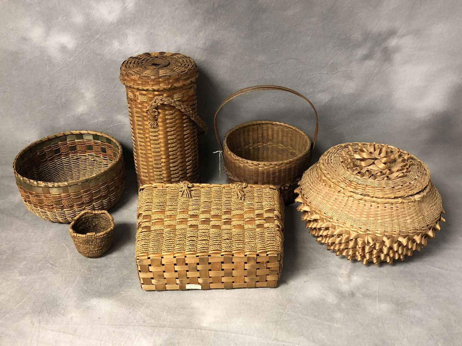 Native American Athabascan Baskets - Asst Shapes / (1 of 15)