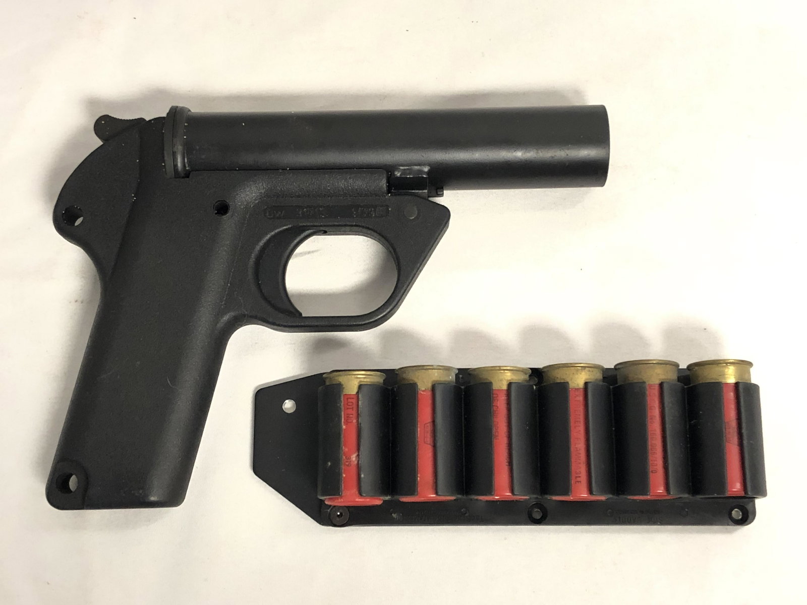 Heckler & Koch Sig P2A1 Flare Pistol - 26.5mm w/ Flares: Heckler & Koch Sig P2A1 Flare Pistol - 26.5mm w/ Flares