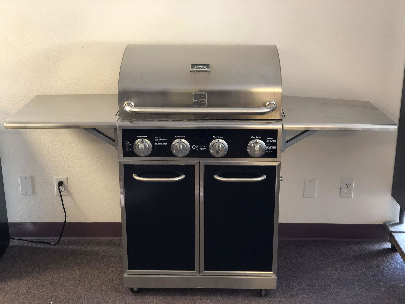 Kenmore Liquid Propane Gas Grill - Foldable Side (1 of 8)