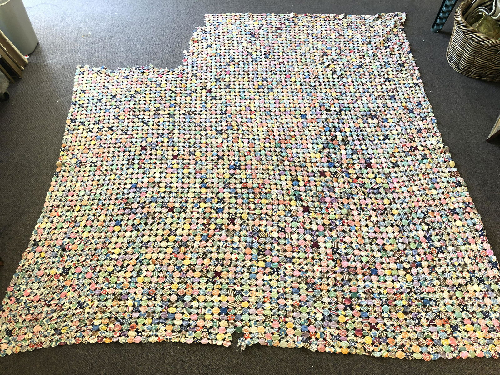 Vintage YoYo Bottle Cap Quilt / Coverlet - Approx. 89'' (1 of 6)