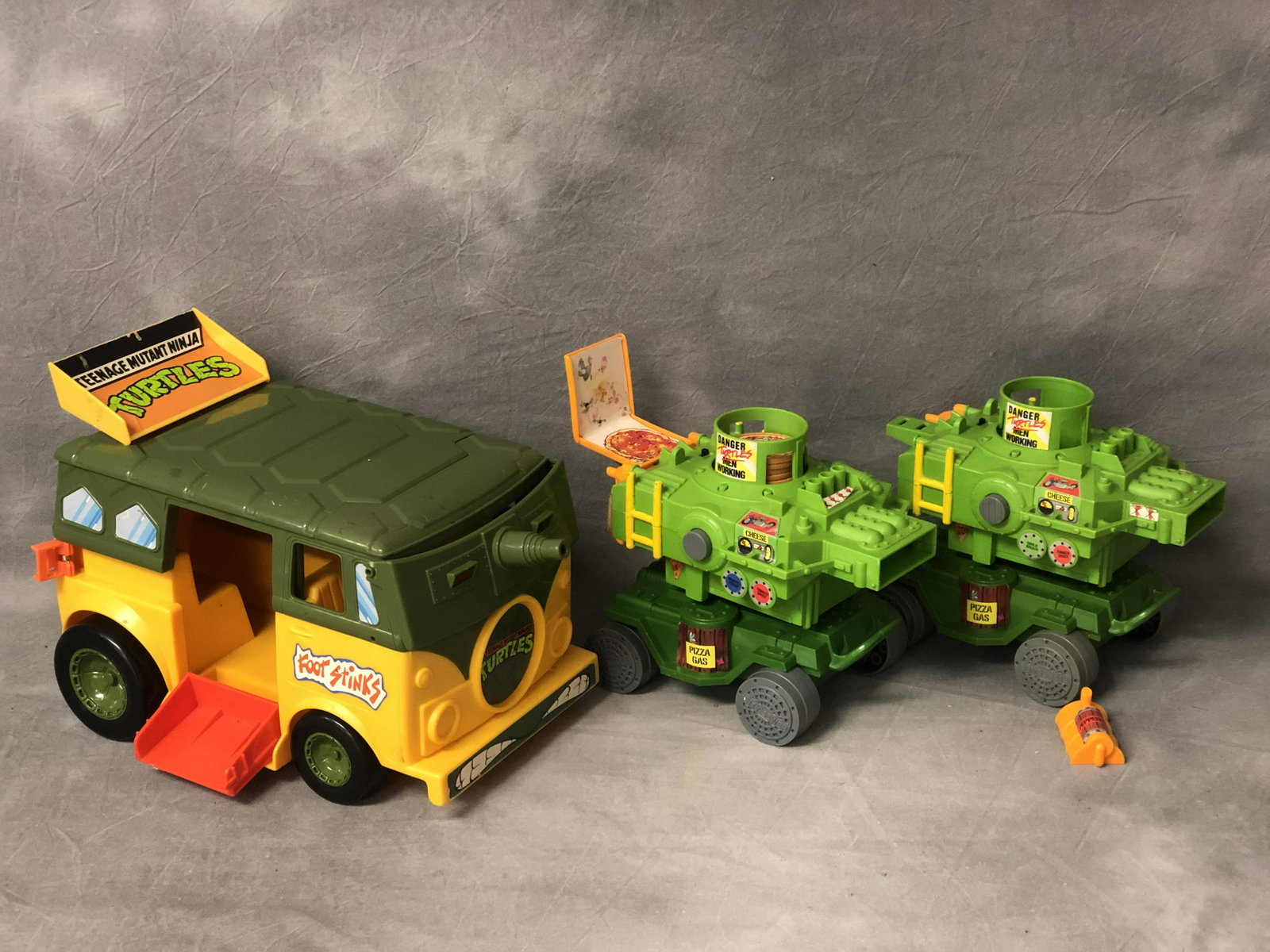 (3)1989 Teenage Mutant Ninja Turtles Cars - (2)Pizza: (3)1989 Teenage Mutant Ninja Turtles Cars - (2)Pizza Cars, Bus - Missing Parts -