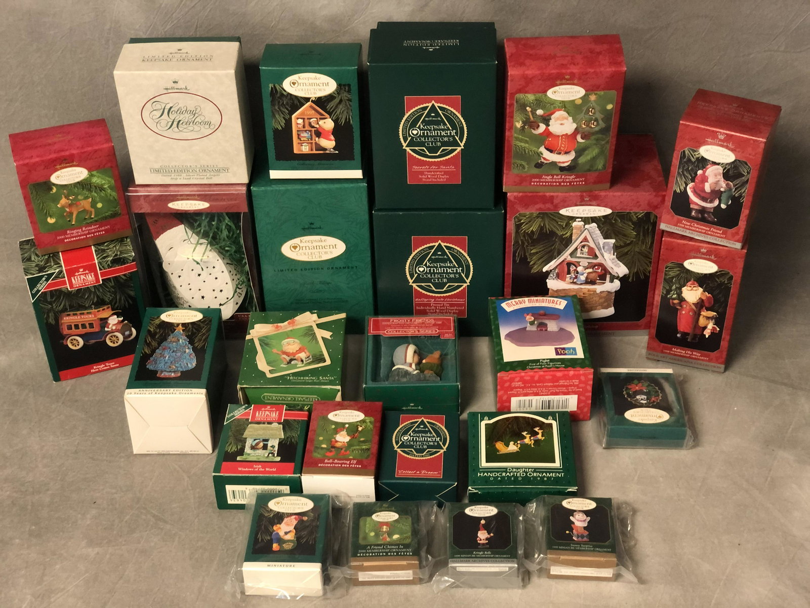 (25)Asst Hallmark Ornaments - Collectors Club, Santas, (1 of 5)