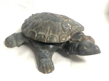 Cast Iron Turtle Spitton, 14'' x 11'' x 5'' - Lift Top,