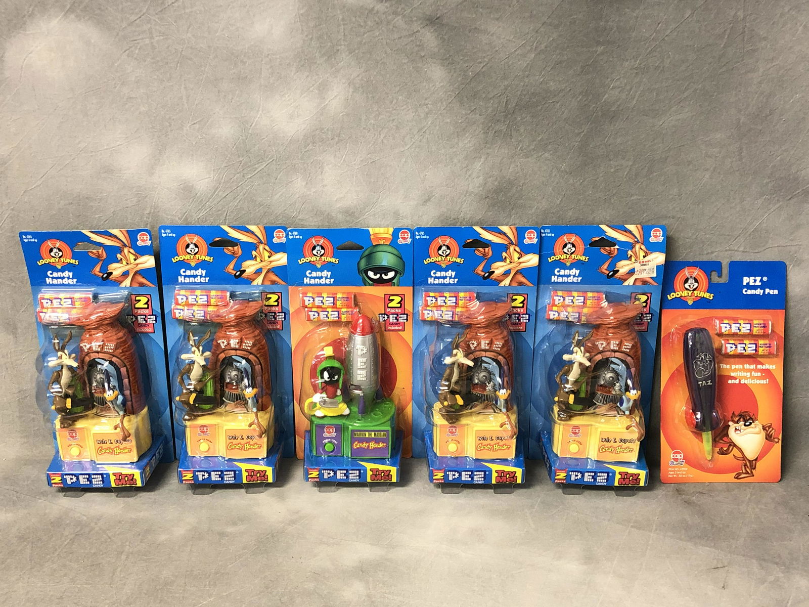 (6)Looney Tunes PEZ Candy Holders - (4)Wile E. Coyote,: (6)Looney Tunes PEZ Candy Holders - (4)Wile E. Coyote, (1)Marvin the Martian & (1)Taz