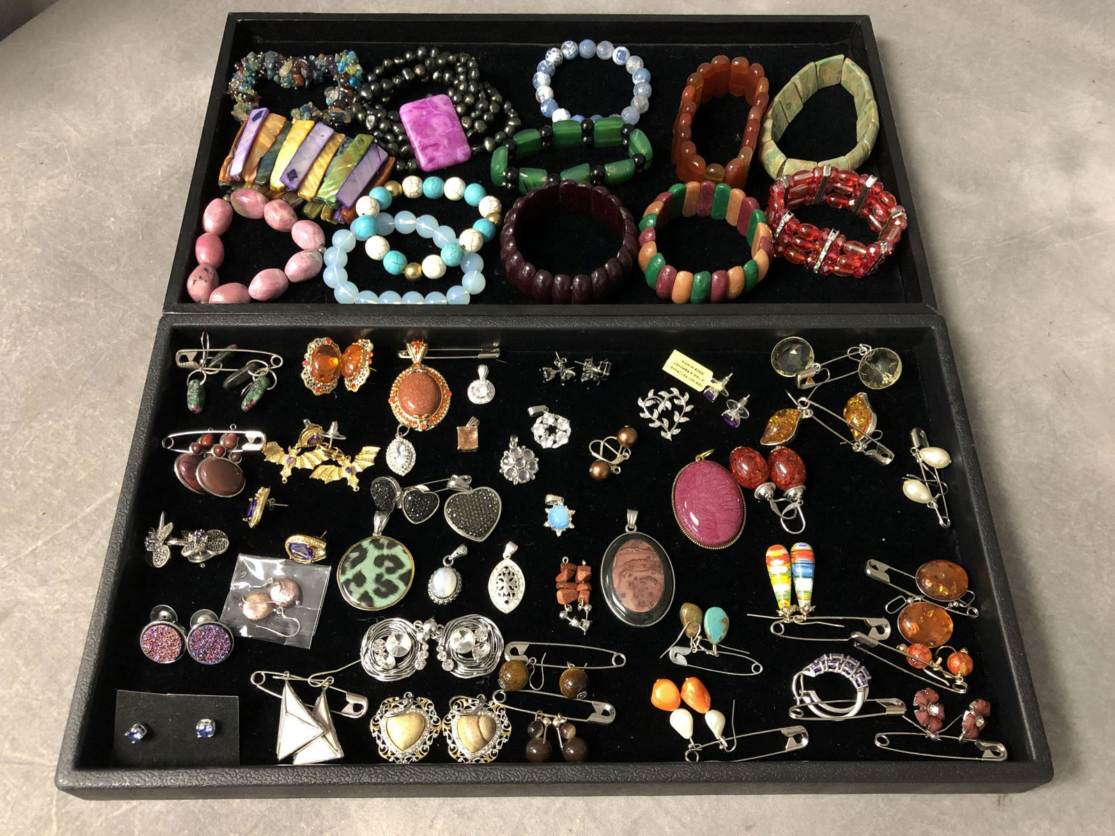 Large Lot Asst Jewelry, Bracelets,Earrings,More- Stone: Large Lot Asst Jewelry, Bracelets,Earrings,More- Stone Bracelets, Pendants, Earrings - Various Stones -