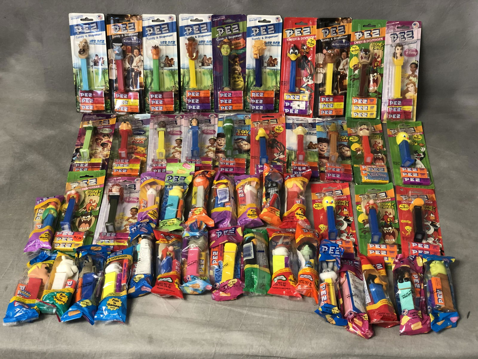 (50)Asst Pez Dispensers, Disney & More - Looney Tunes,: (50)Asst Pez Dispensers, Disney & More - Looney Tunes, Disney & More