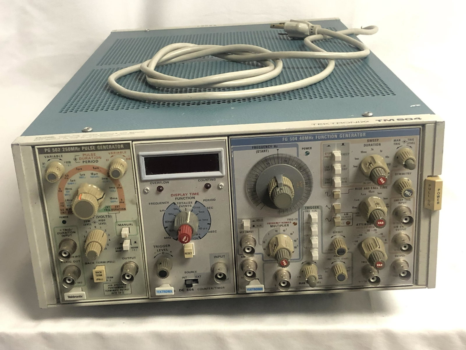 Tektronix TM504 Case, FG504, PG502,DC504 - Powers Up ,: Tektronix TM504 Case, FG504, PG502,DC504 - Powers Up , UNTESTED