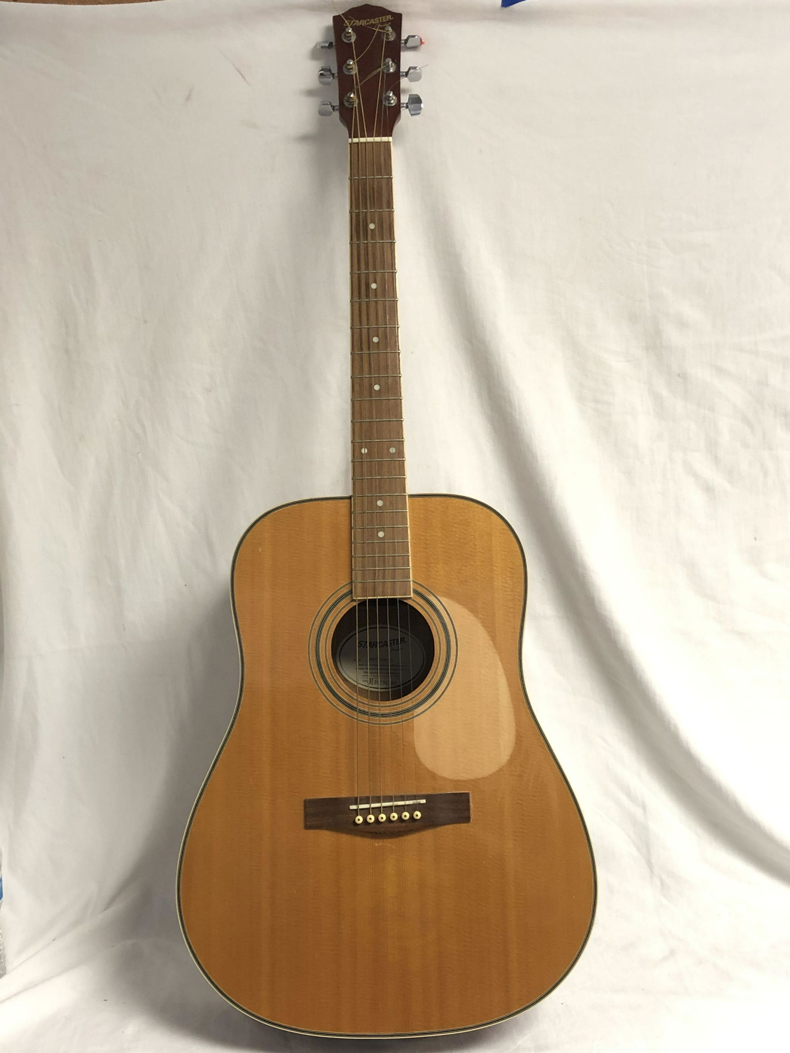 Starcaster by Fender Acoustic Guitar - Missing Pic (1 of 5)