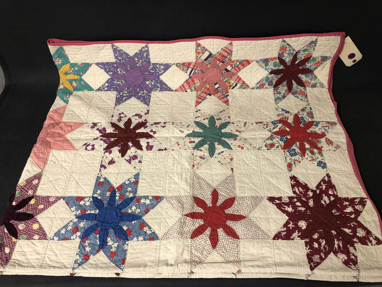 Vtg Star / Flower Quilt, 70'' x 80'' (1 of 3)