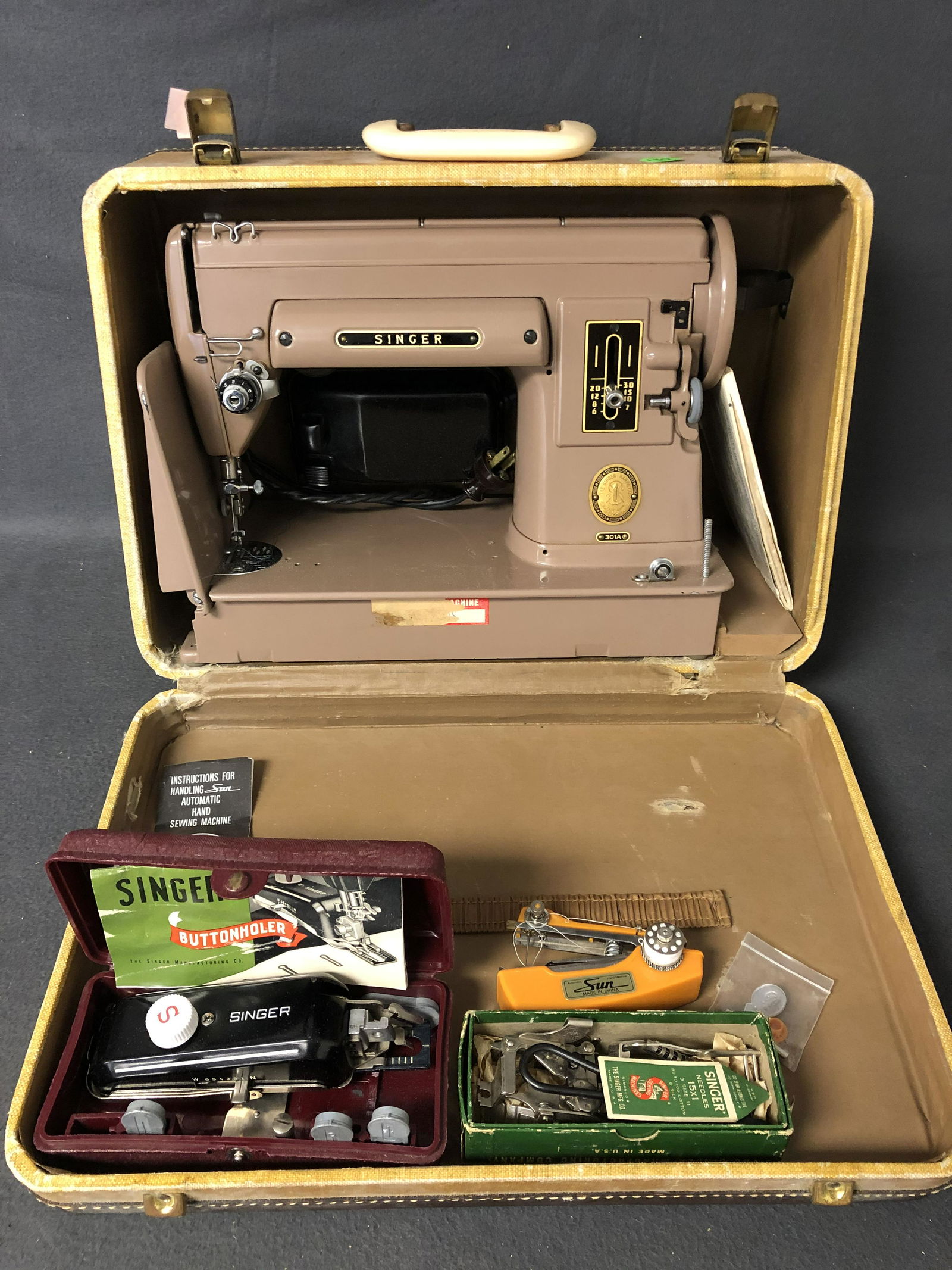 Vtg Singer Sewing Machine 301A w/ Table - Original (1 of 5)