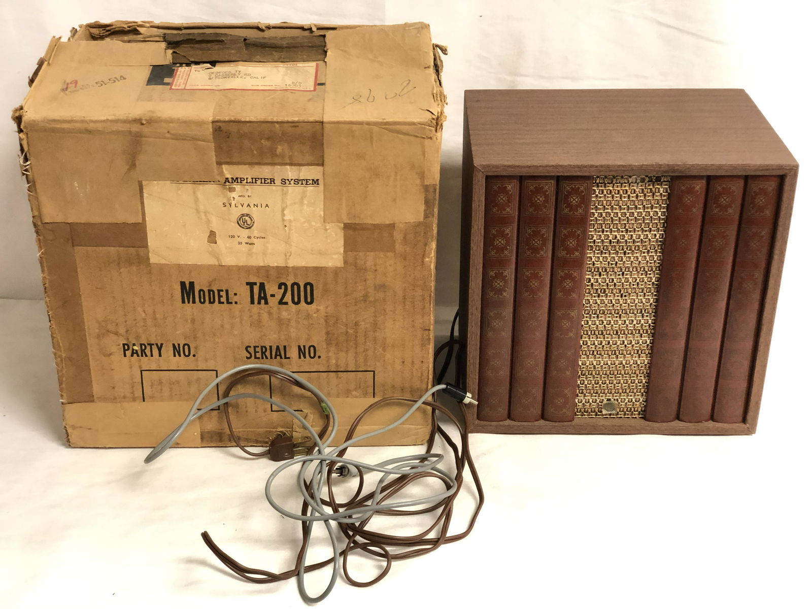 Vtg Sylvania Speaker Amplifier System TA200 - Powers (1 of 5)