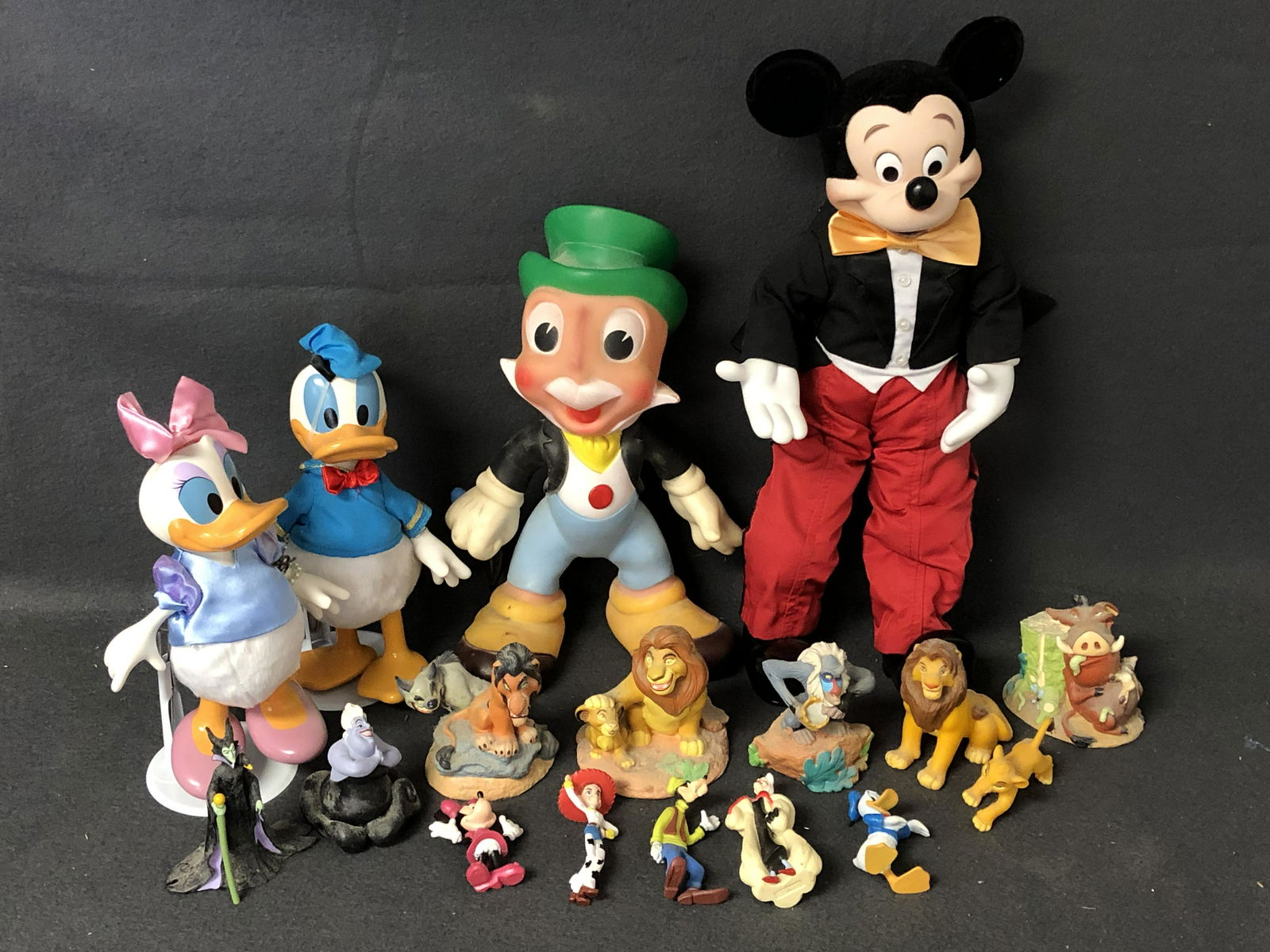 Asst Walt Disney Figures, Mickey & More - Donald & (1 of 6)