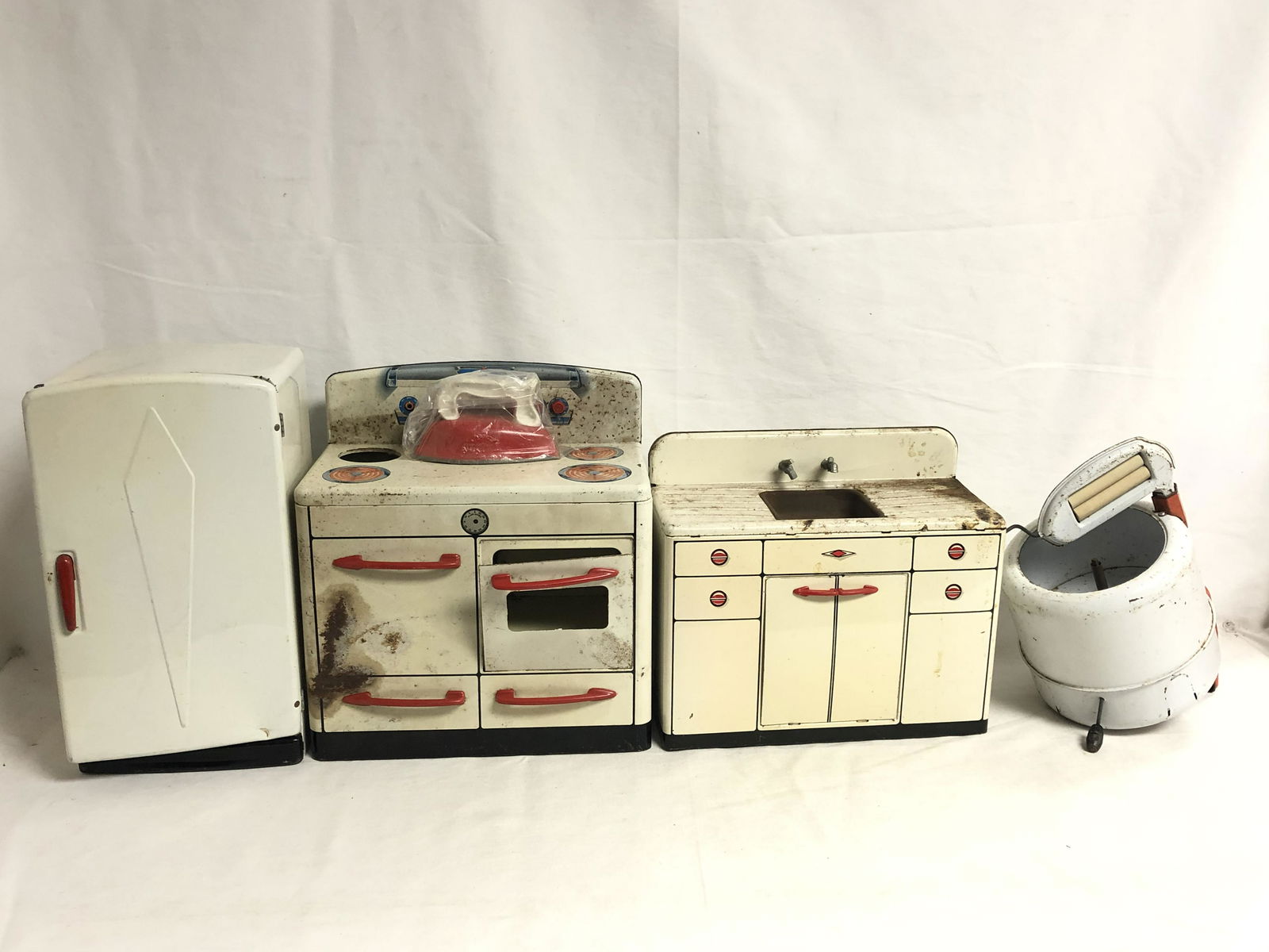 Vtg Metal Toys - Stove, Sink & Refrigerator - MARX (1 of 13)
