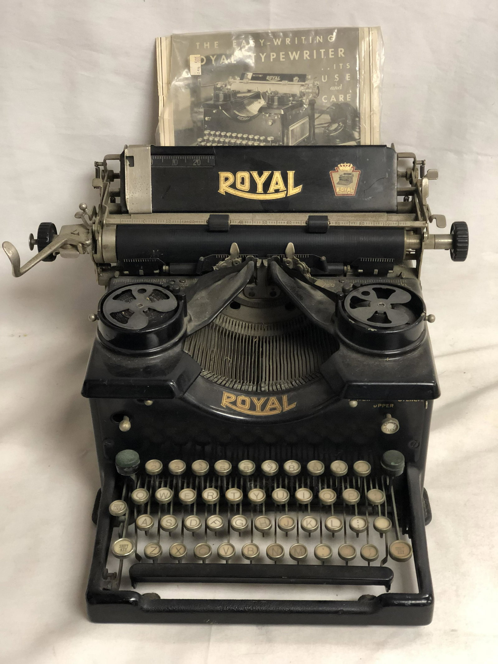 Antique ROYAL Typewriter w/ Manual (1 of 7)