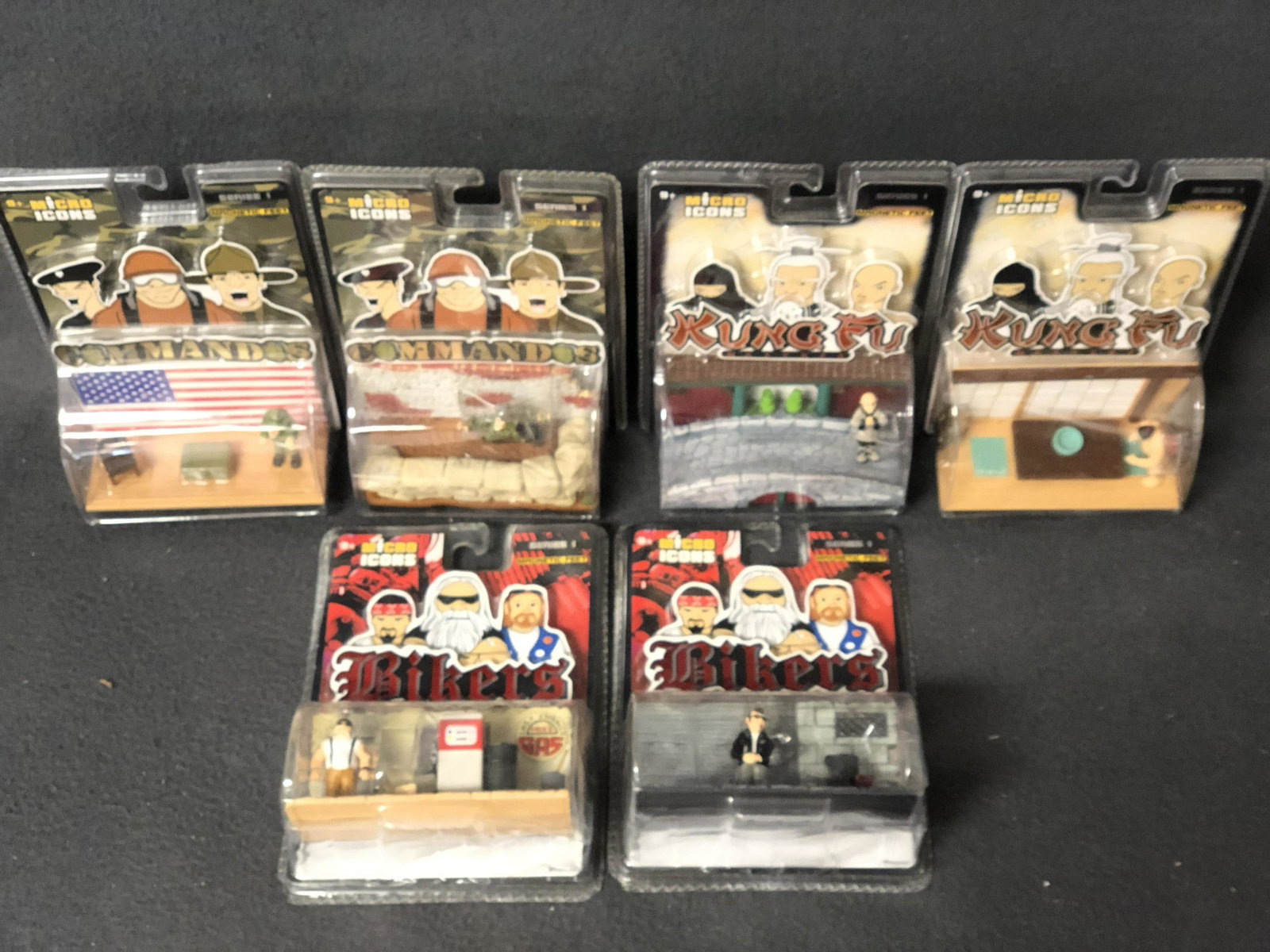 (6)Micro Icon Magnetic Feet Action Figures - (1 of 7)