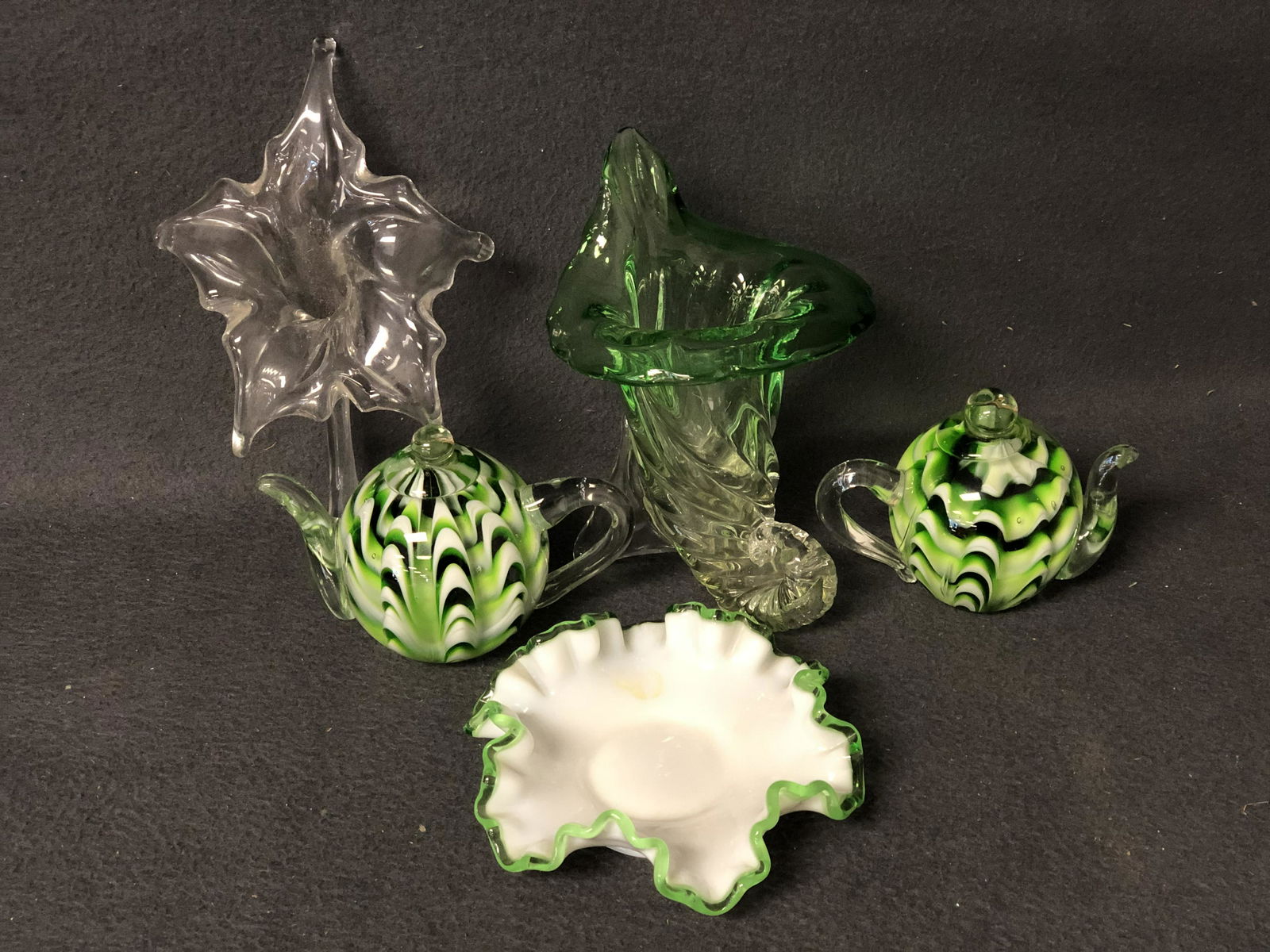 Vtg Green Glass Items - Teapot Paperweights, Ruffle (1 of 4)