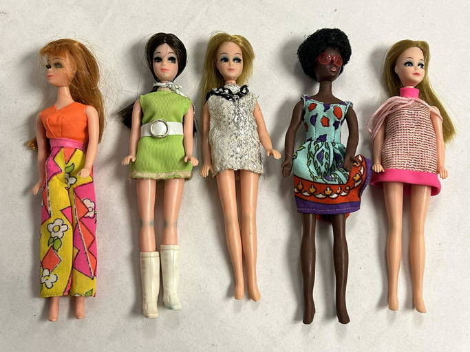 (5)1970s Topper Dawn Dolls W/ Original Outfit 6'' Tall
