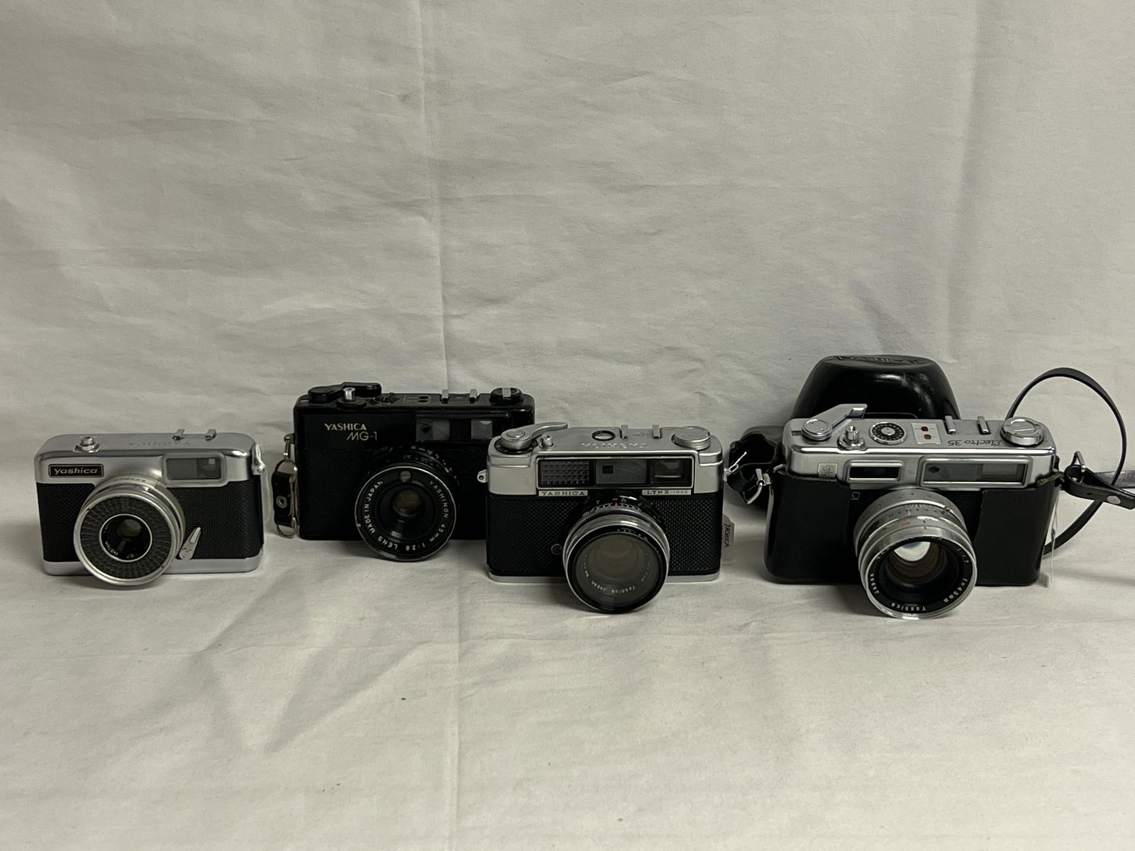 (4)Vtg Yashica Cameras, Electro 35 + More - MG1, Lynx 1000, EZ Matic & Electro 35 (1 of 11)