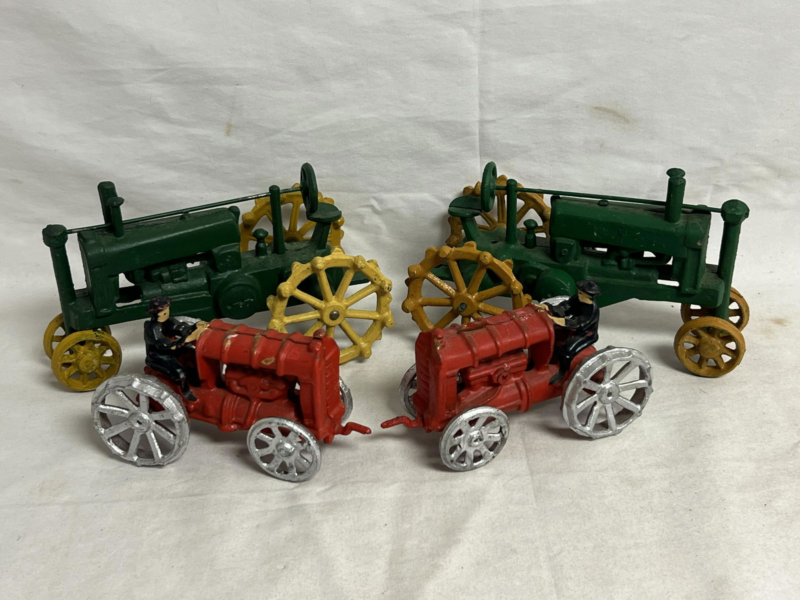 (4)Cast Iron Tractors - Green 4'' x 8'' x 5'' + Red 3'' x 5'' x 3.5'' (1 of 7)