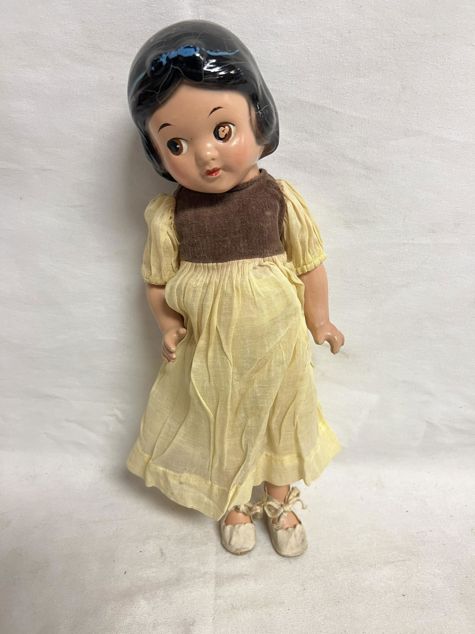 1930s Disney Knickerbocker Snow White Doll - Composition w/ Original Outfit 11.5'' Tall (1 of 3)