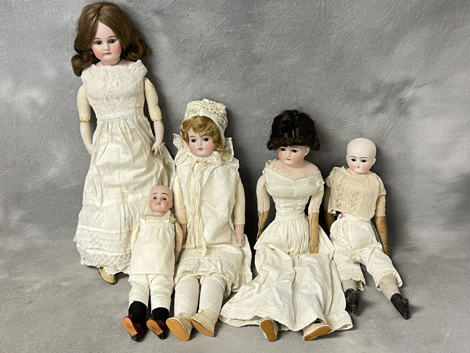 (5)Atq/ Vtg Bisque Dolls, Asst Maker/ Sizes - 12'' , 17'', 22'': (5)Atq/ Vtg Bisque Dolls, Asst Maker/ Sizes - 12'' , 17'', 22''