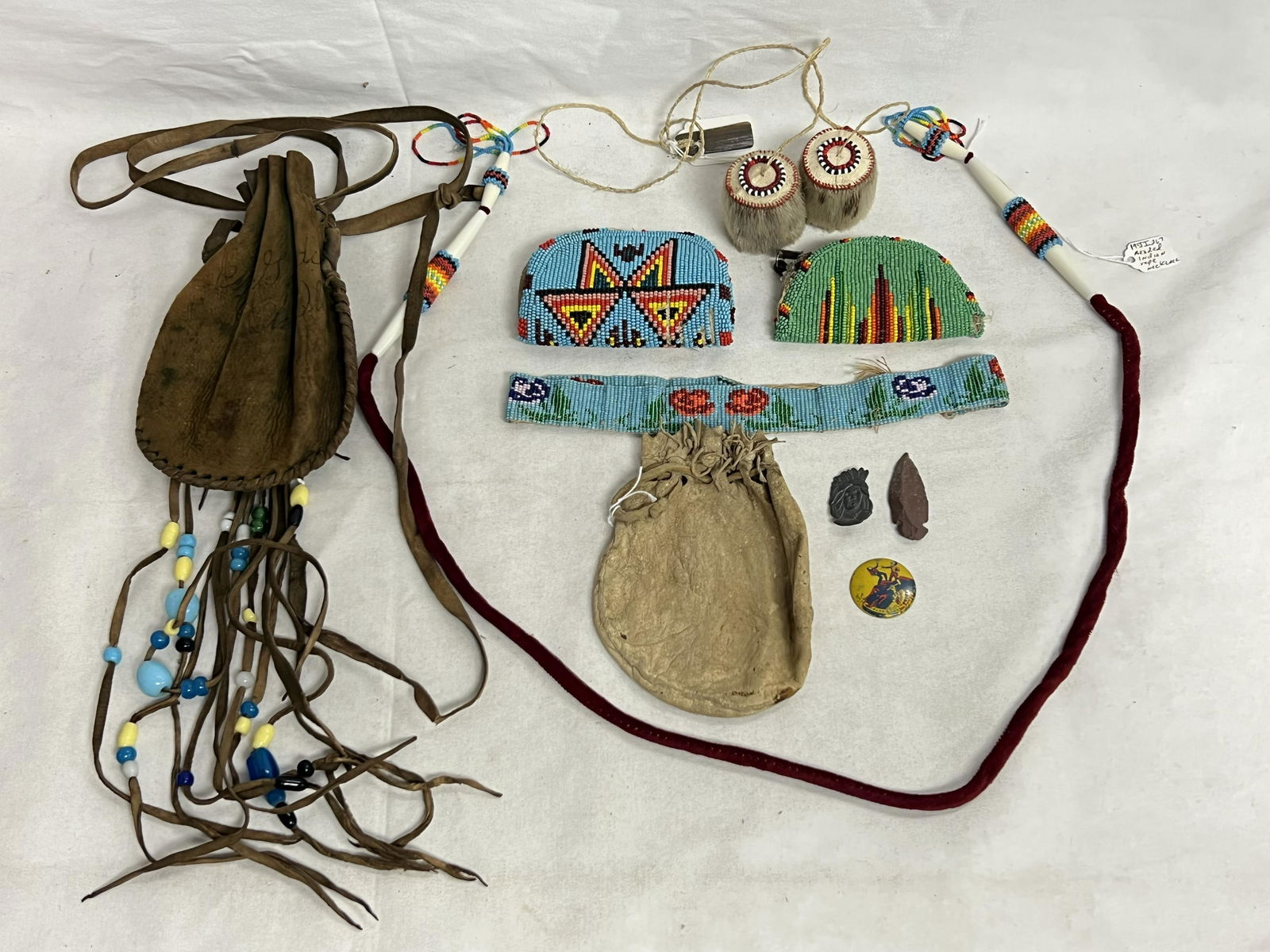 Native American Items - Brain Tan Hide Pouch,Beaded - (2)Small Vintage Beaded Purses, Hat Band, (1 of 8)