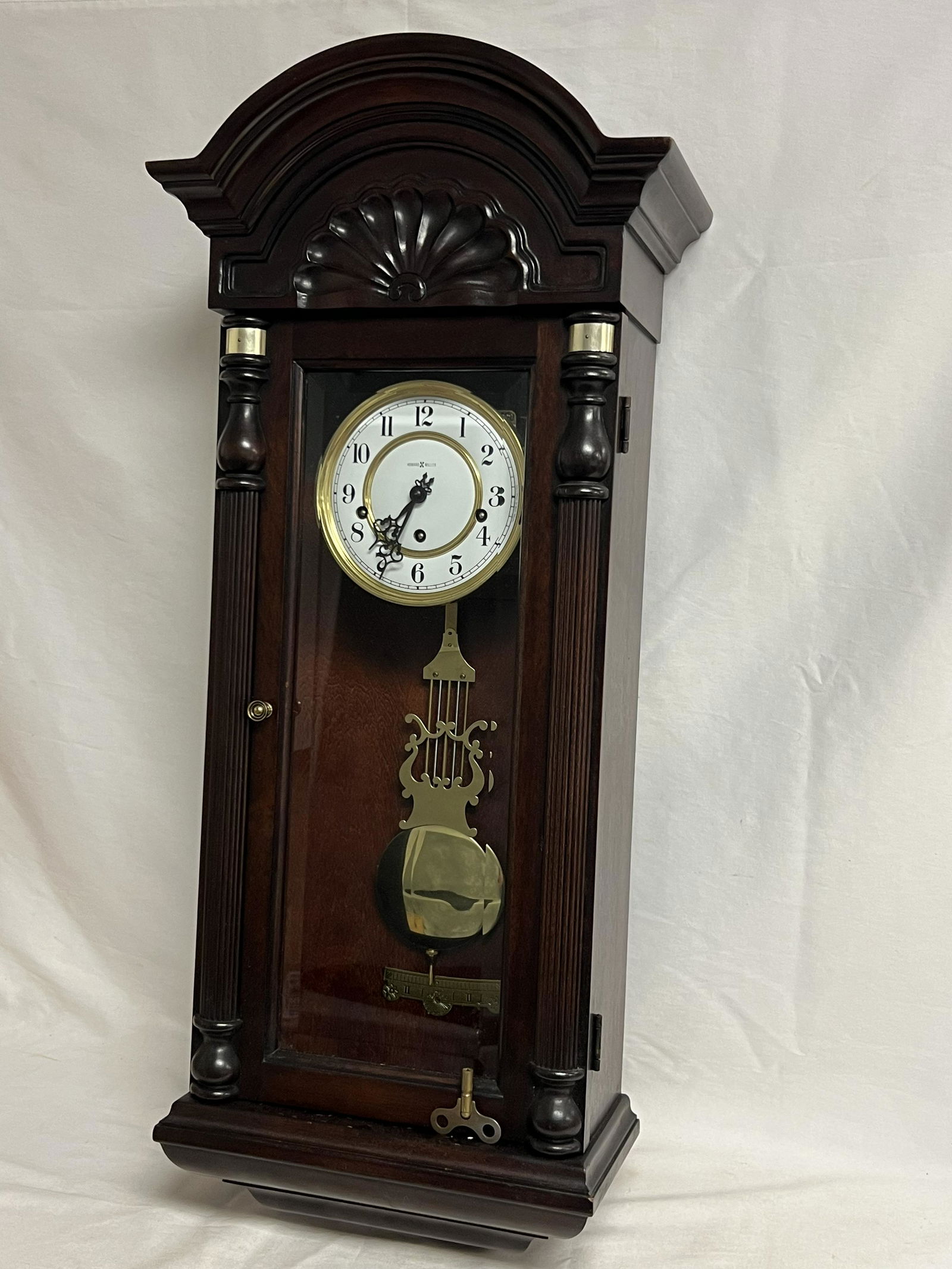 Howard Miller Jennison Wall Clock #612-221  -  Mahogany Finish w/ Key & Wall Mount - 14.75'' x (1 of 8)