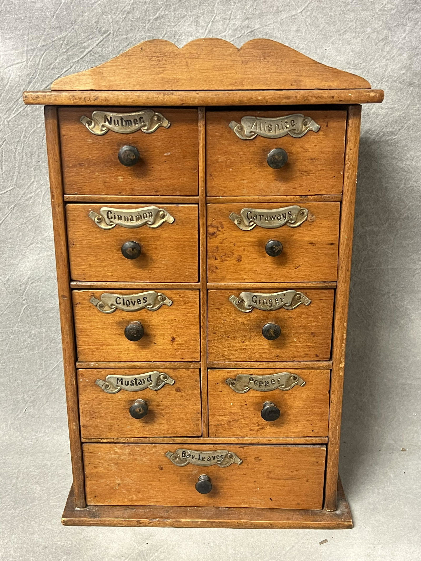 Vtg Spice Cabinet for Table or Wall - 8.75'' x 3.25'' x 12.75'': Vtg Spice Cabinet for Table or Wall - 8.75'' x 3.25'' x 12.75''
