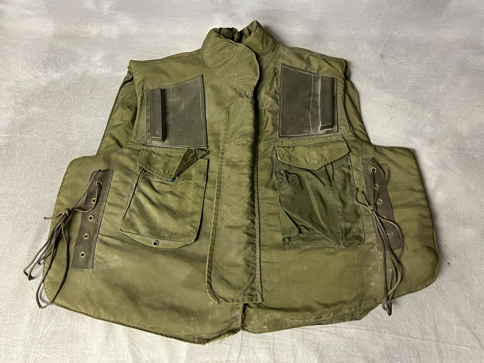 Vietnam Era US Army Military Fragmentation Vest - Smith & Derby (1 of 4)