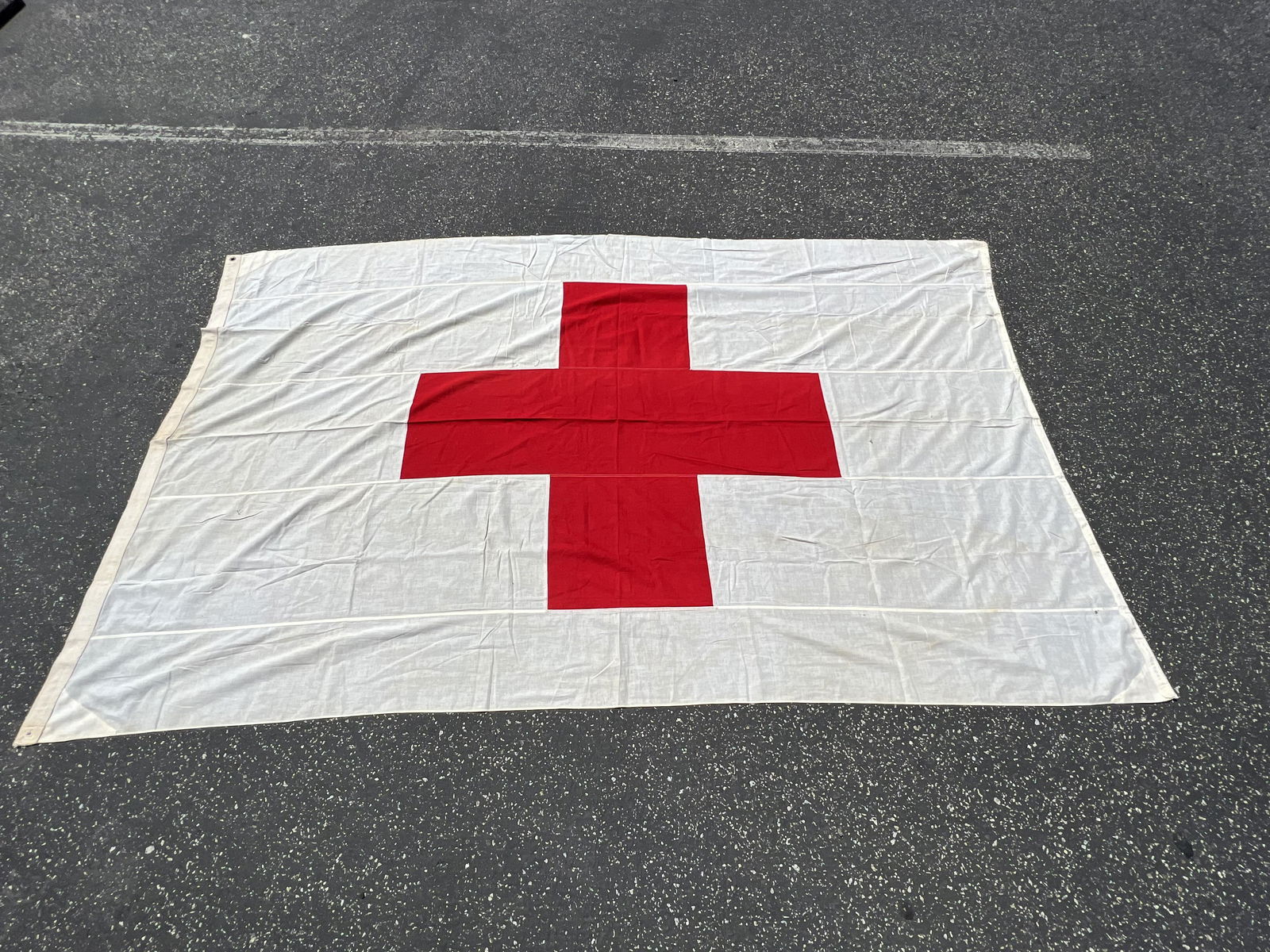 Vtg Red Cross Flag by Valley Forge, 62.5'' x 102'' (1 of 3)