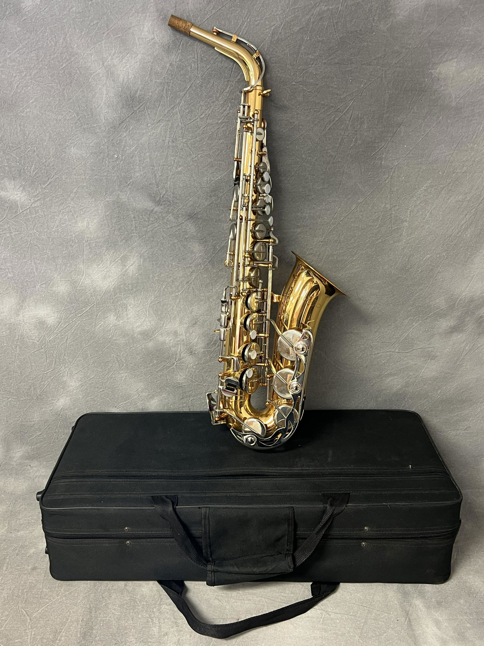 Japanese Vito Alto Saxophone by Yamaha,Case 083517, (USED, Inspect