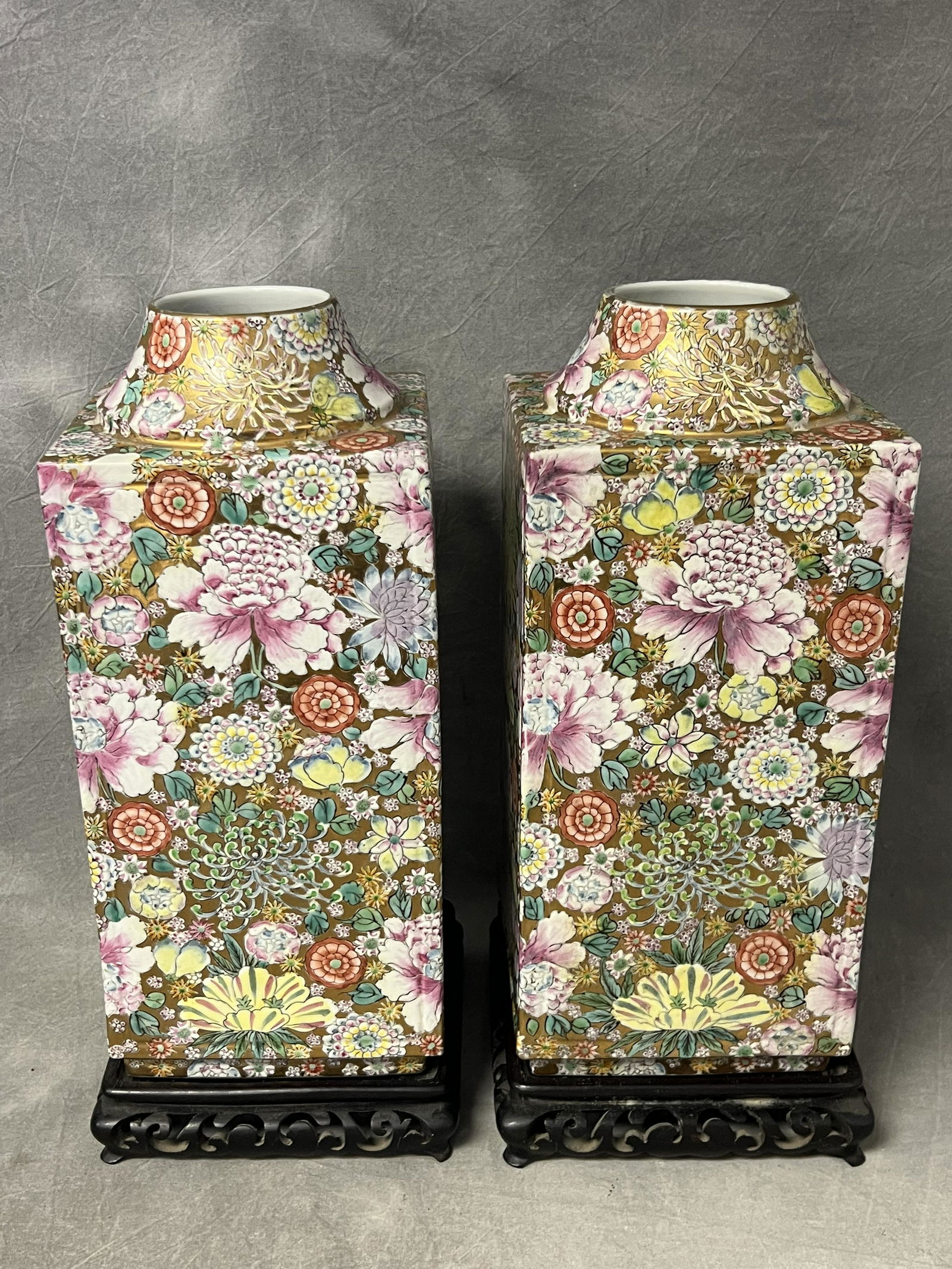Pr Japanese Handpainted Kutani Vases, Stands - Hallmarked on Bottom w/ Carved Wooden Stands - 6.5'' (1 of 7)