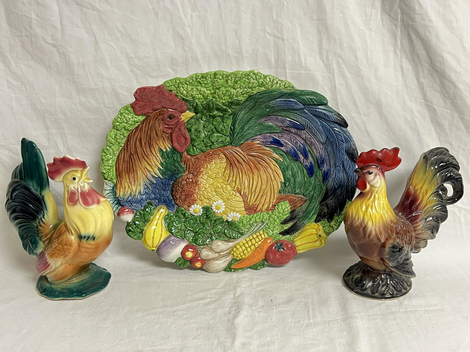 Fitz & Floyd Rooster Platter w/ Figures - (2)Porcelain Rooster Figures 7.5'' + 8'', Fitz & Floyd (1 of 5)