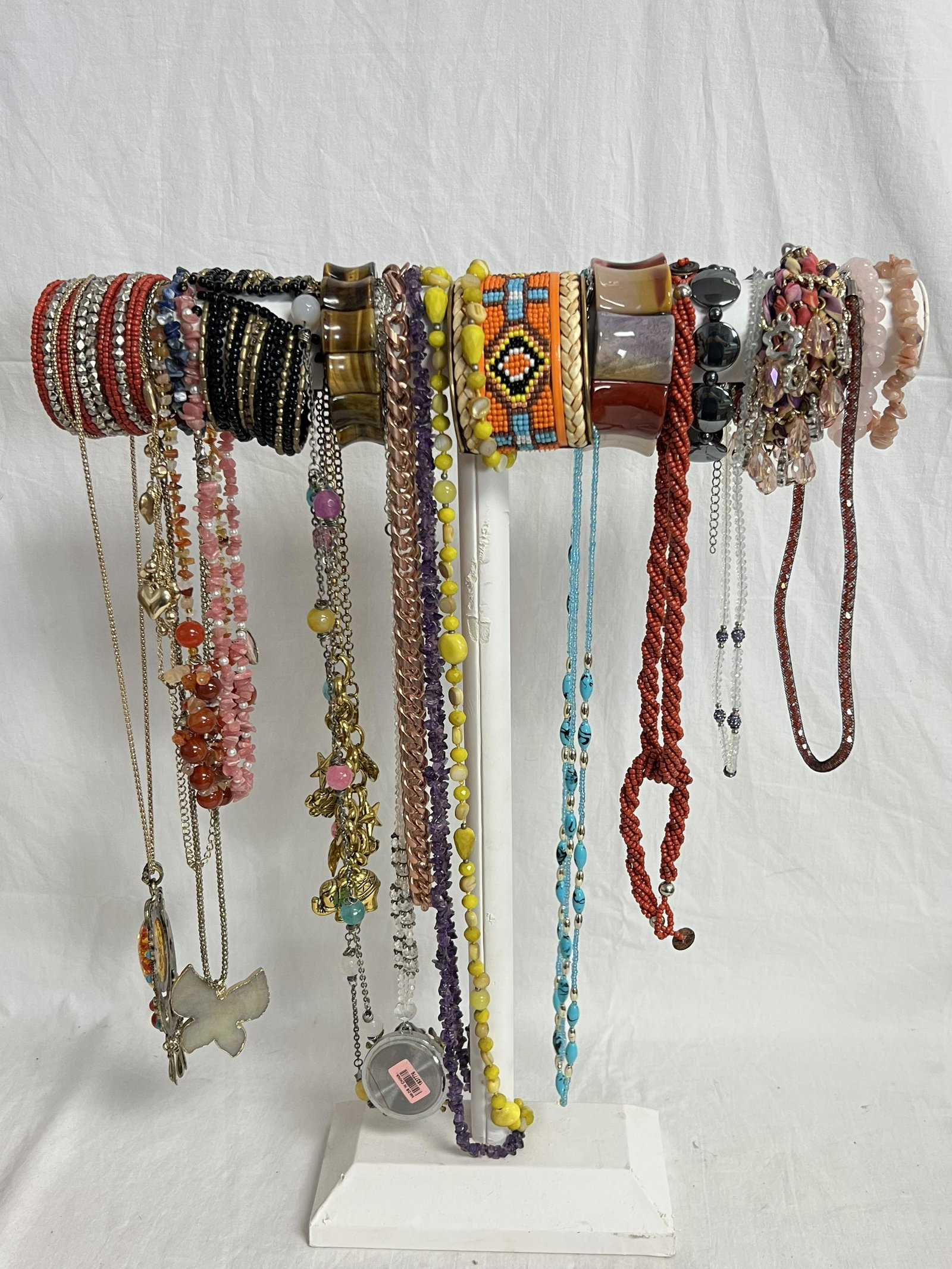(25)Asst Costume/ Fashion Jewelry - Bracelets + Necklaces - Stones, Beaded, Amethyst + More: (25)Asst Costume/ Fashion Jewelry - Bracelets + Necklaces - Stones, Beaded, Amethyst + More