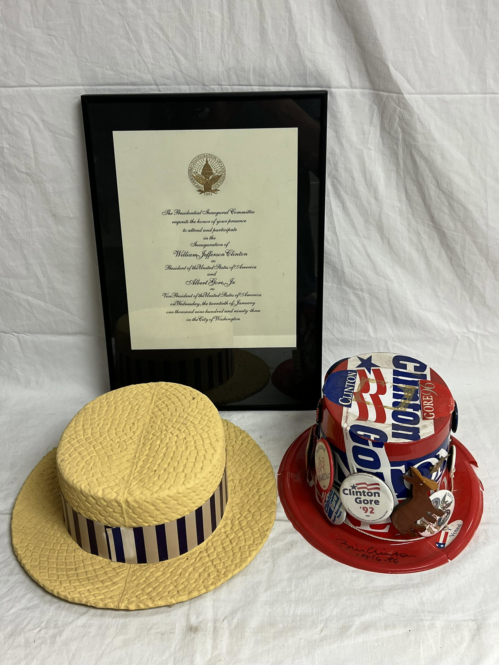 Signed Bill Clinton Political Hat & Paper,Buttons - Plastic Signed Hat w/ Asst Button Pins, Framed (1 of 11)
