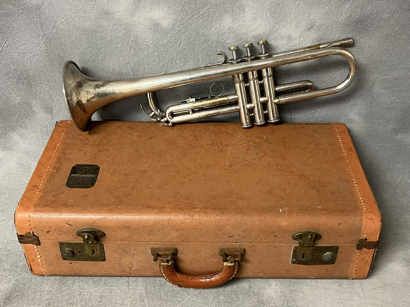 Yamaha YTR-232s Bb Trumpet, Martin Case - Used, No Dents (See Photos) (1 of 9)