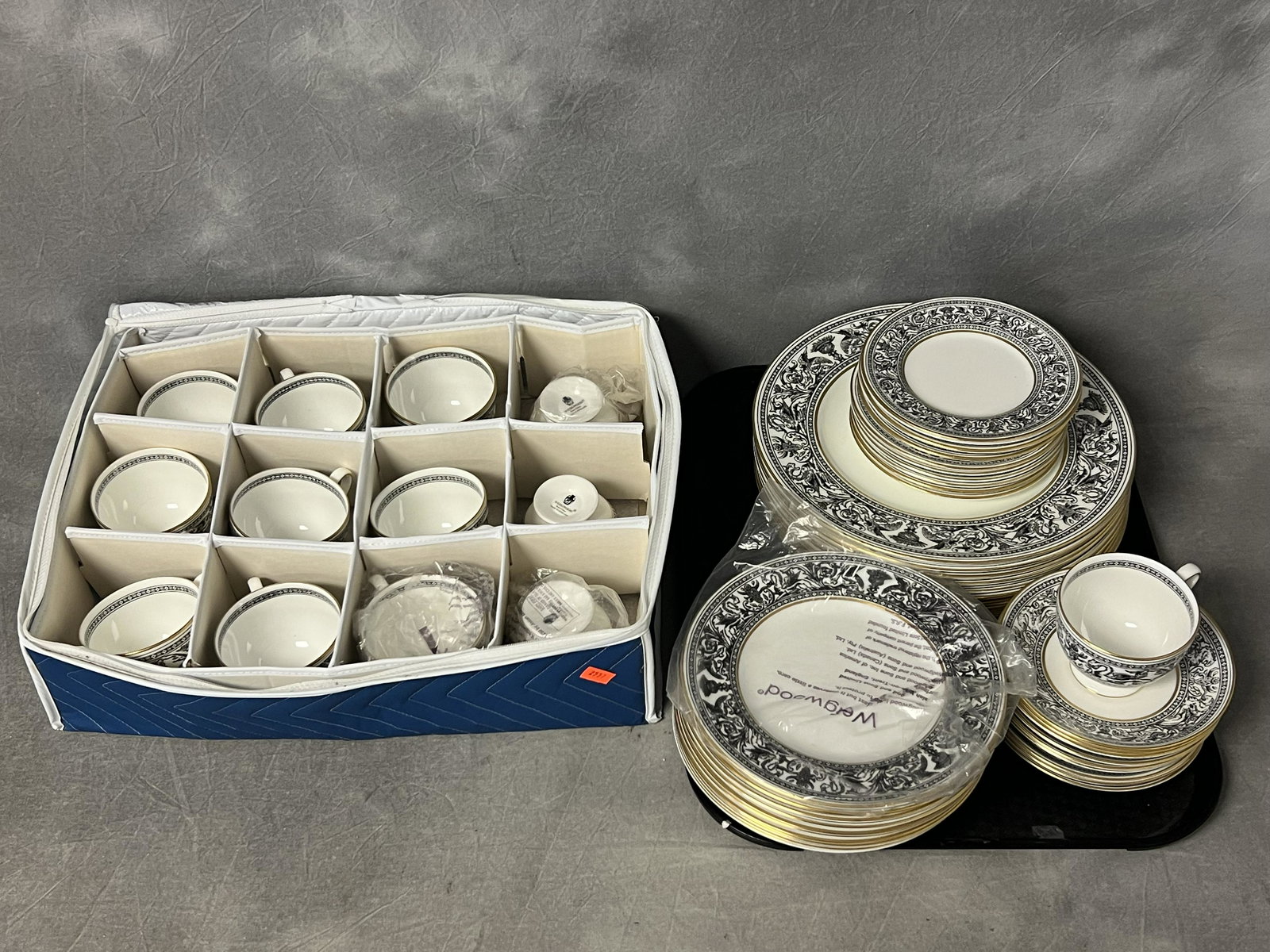 55pcs Wedgwood Florentine Black Dragon China - (11)Dinner 10.75'' , (11)Salad 8'', (11)Bread Plates (1 of 4)