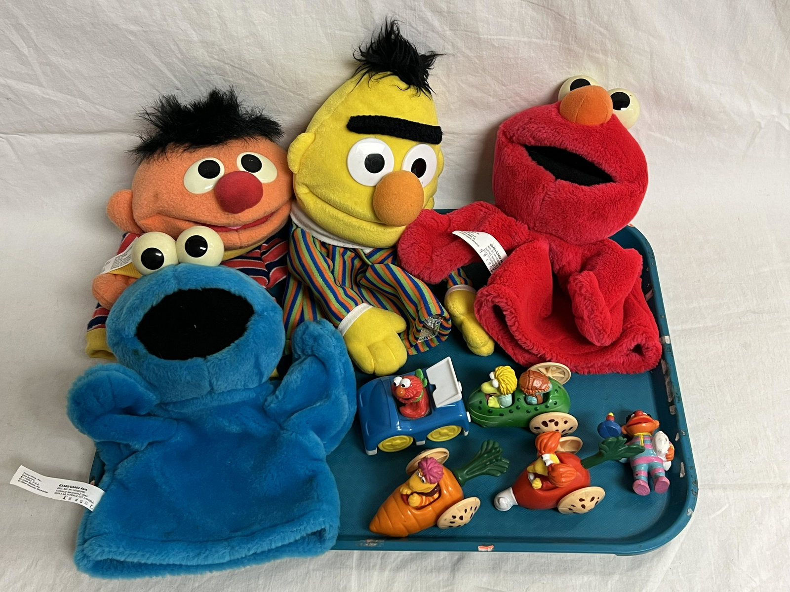 2004 Fisher Seasame St Puppets, Cars - Elmo, Cookie Monster, Bert & Ernie Puppets, 1993 Elmo Car, (1 of 2)